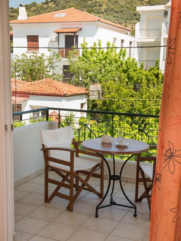 الشقق الفندقية Khróniaفي  Porto Xronia المظهر الخارجي الصورة